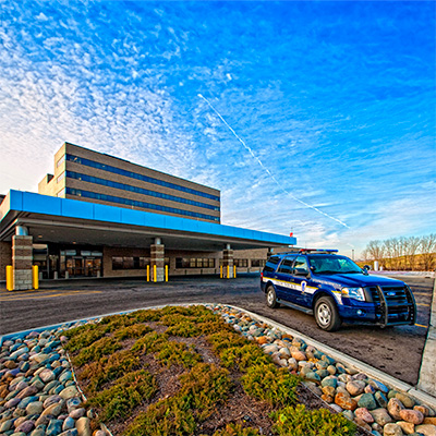 Exterior of Corewell Health Beaumont Troy Hospital