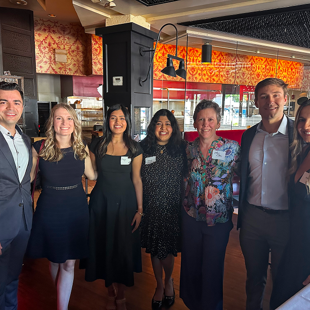 ophthalmology-residency-senior-celebration-match-dinner-group-photo-square.png