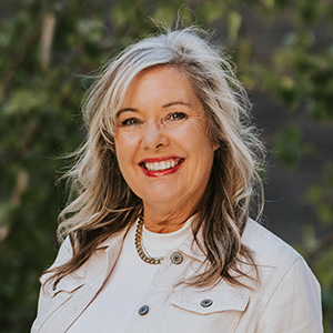 Portrait of Debbie Rhodes