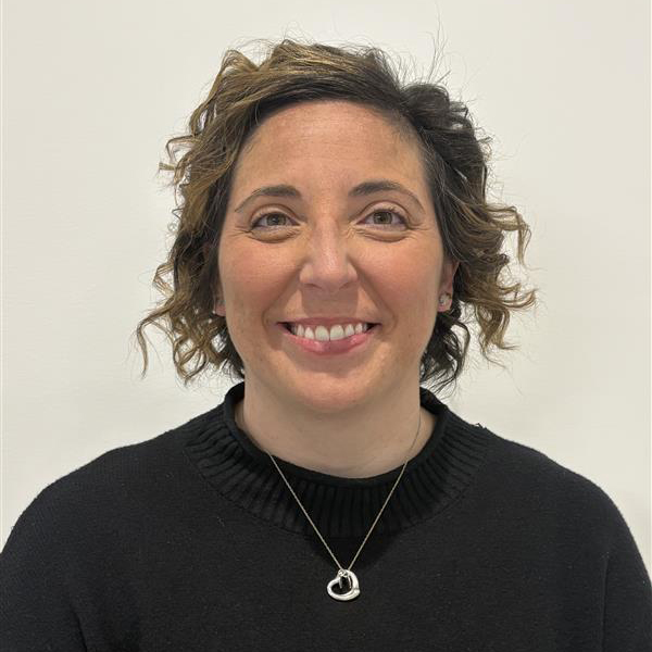 Portrait of Erin Schnautz.