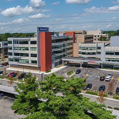 Exterior of Corewell Health Farmington Hills Hospital