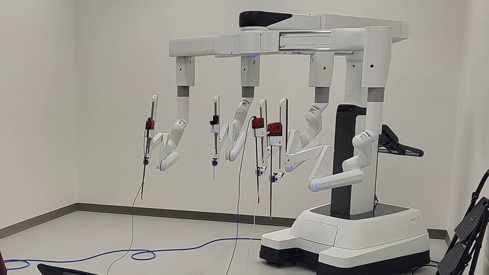 The da Vinci Xi Surgical System is an advanced robotic surgical platform designed for minimally invasive procedures.