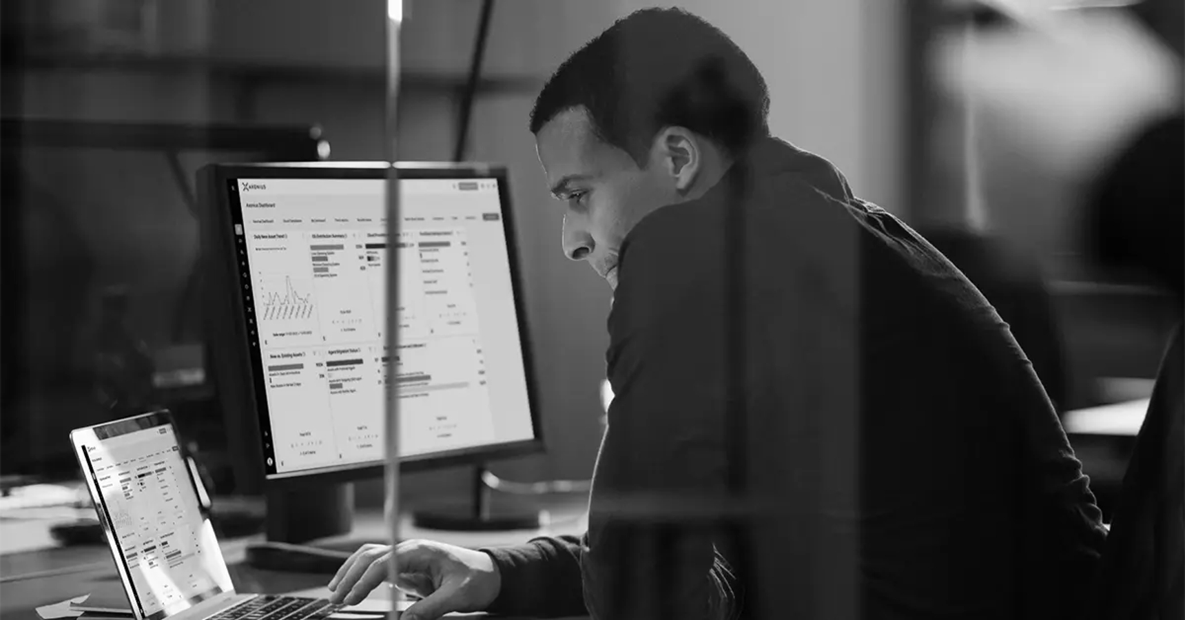 Stock_Computer_Dashboard_BW.webp