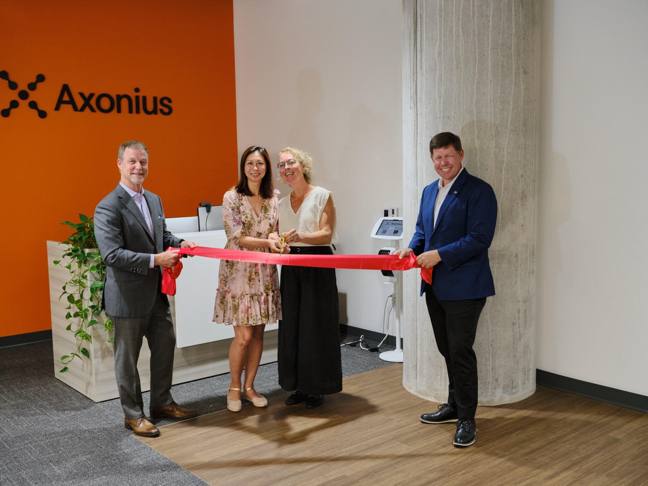 20250908_Axonius_Ribbon_Cutting_0025_Large.jpeg