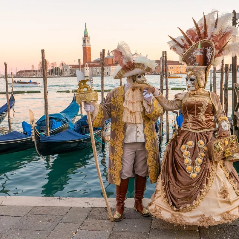 Fantasias típicas do Carnaval na cidade de Veneza, na Itália.