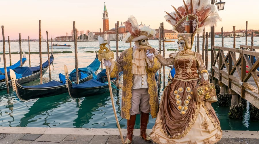 Fantasias típicas do Carnaval na cidade de Veneza, na Itália.