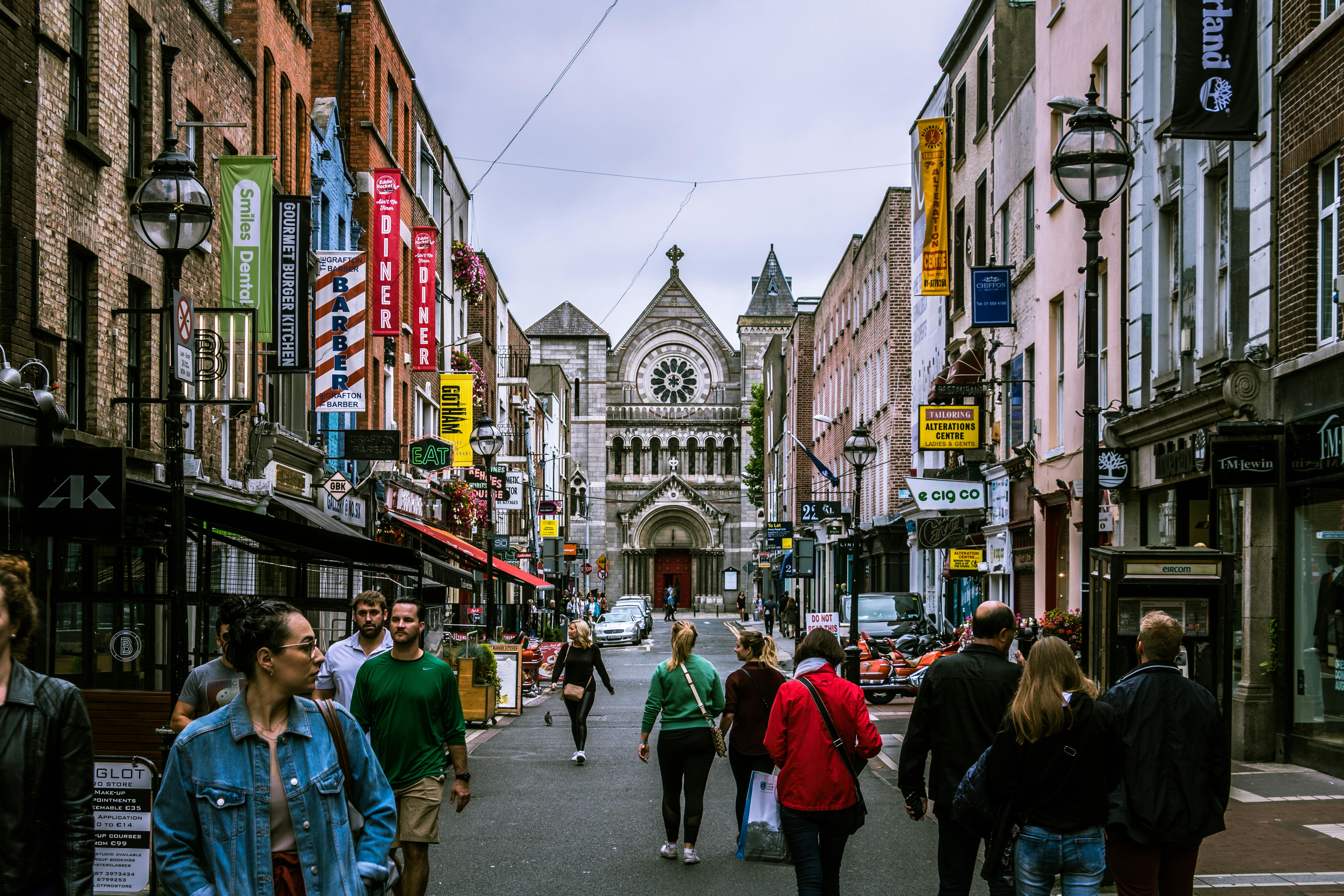 Rua do centro de Dublin na Irlanda para intercâmbio.