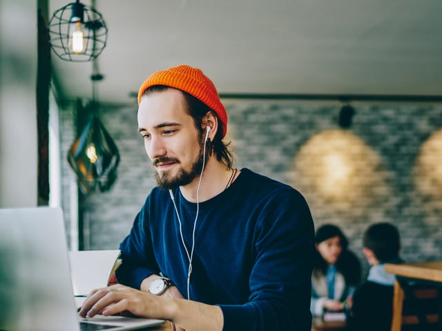 pessoa tendo aulas individuais para o TOEIC