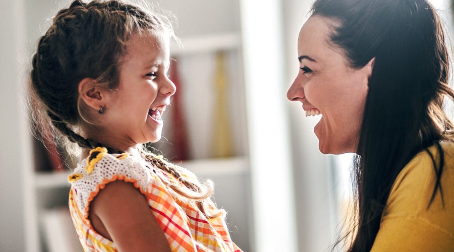 Filha e mãe comemoram o Dia das Mães juntas
