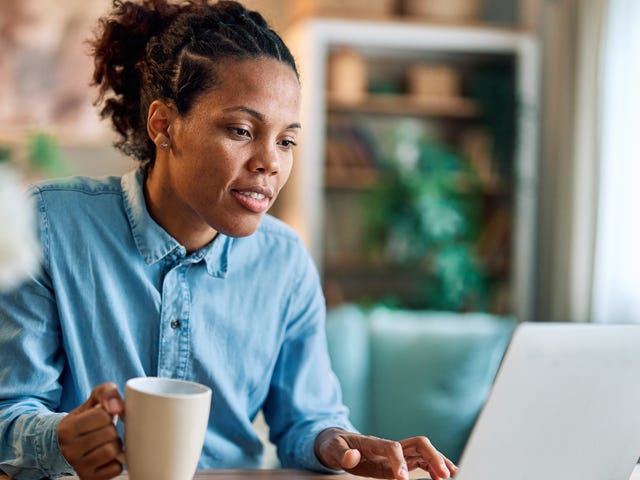 ex-aluno fazendo uma rematrícula na Berlitz