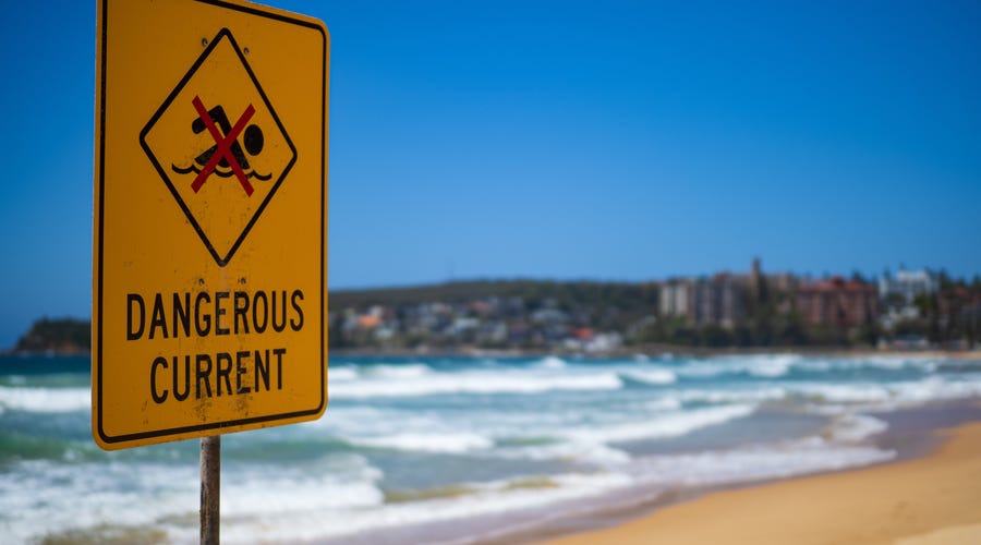 Aviso em inglês indica perigo