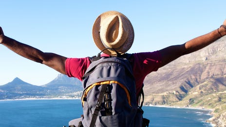 Homem faz intercâmbio com o Berlitz para aprender crioulo haitiano