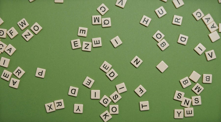 Os pronomes demonstrativos em francês podem ser desafiadores, mas nunca impossíveis.