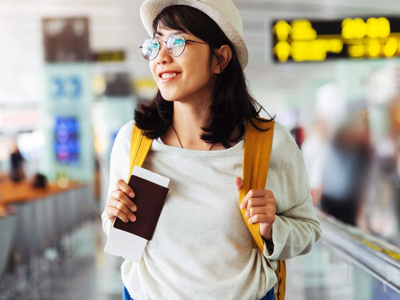 mulher falando as horas em espanhol