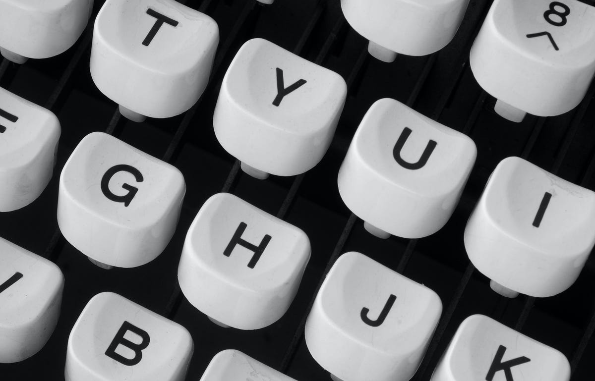 letras do alfabeto espanhol em máquina de escrever