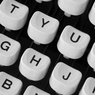 letras do alfabeto espanhol em máquina de escrever