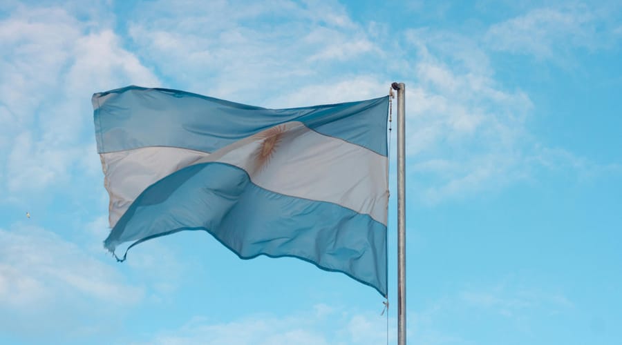 Bandeira da Argentina, país onde ficam localizadas as estátuas da Mafalda.