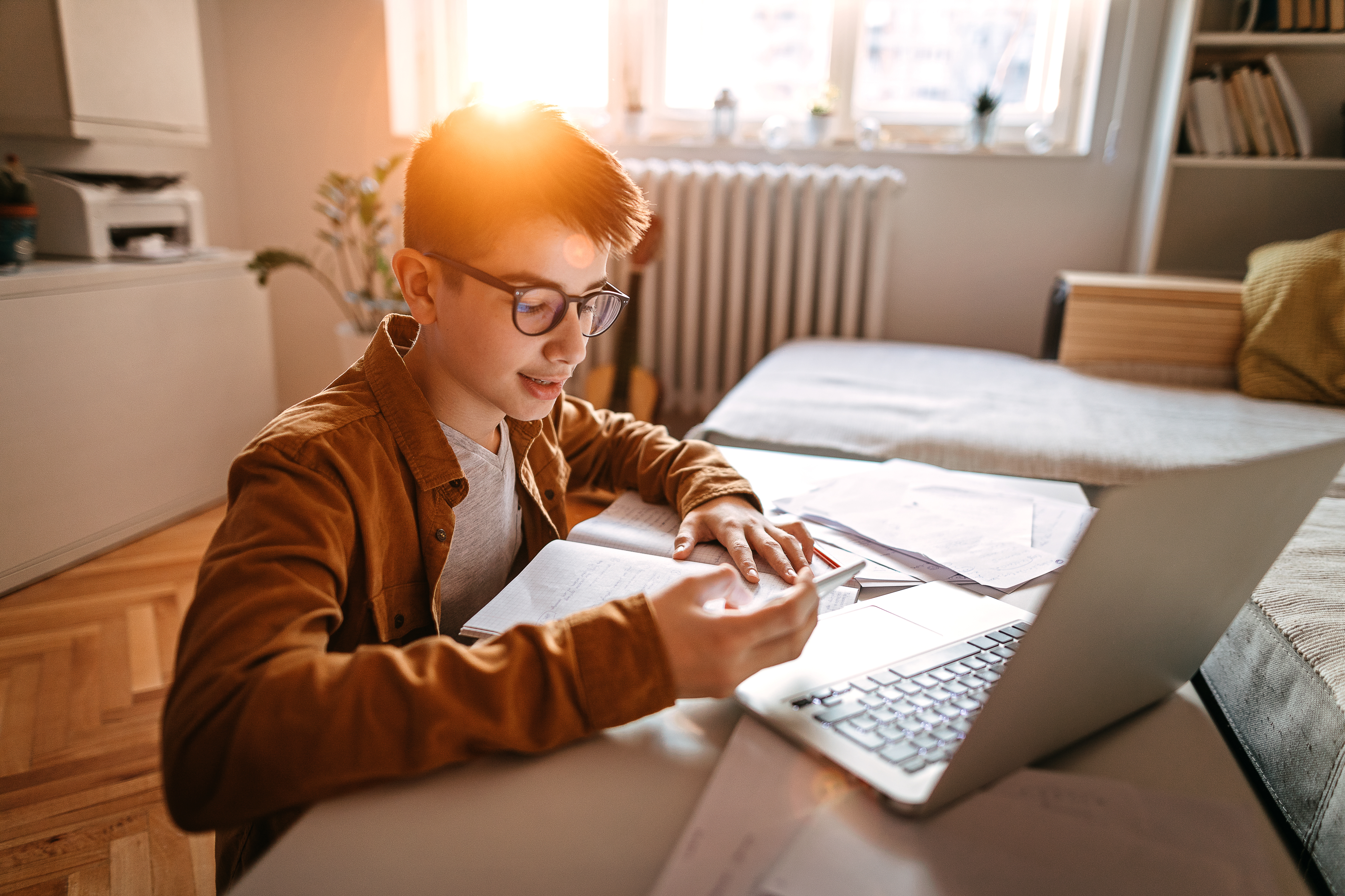 Garoto faz curso de japonês para crianças e adolescentes do Berlitz