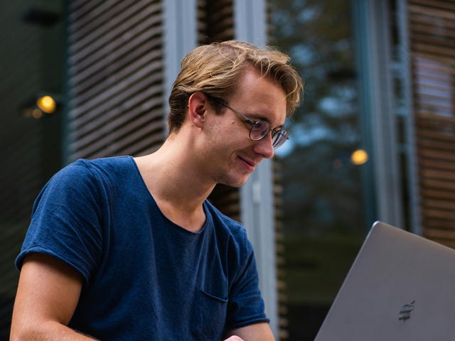 Aprenda alemão com os programas de autoestudo do Berlitz.