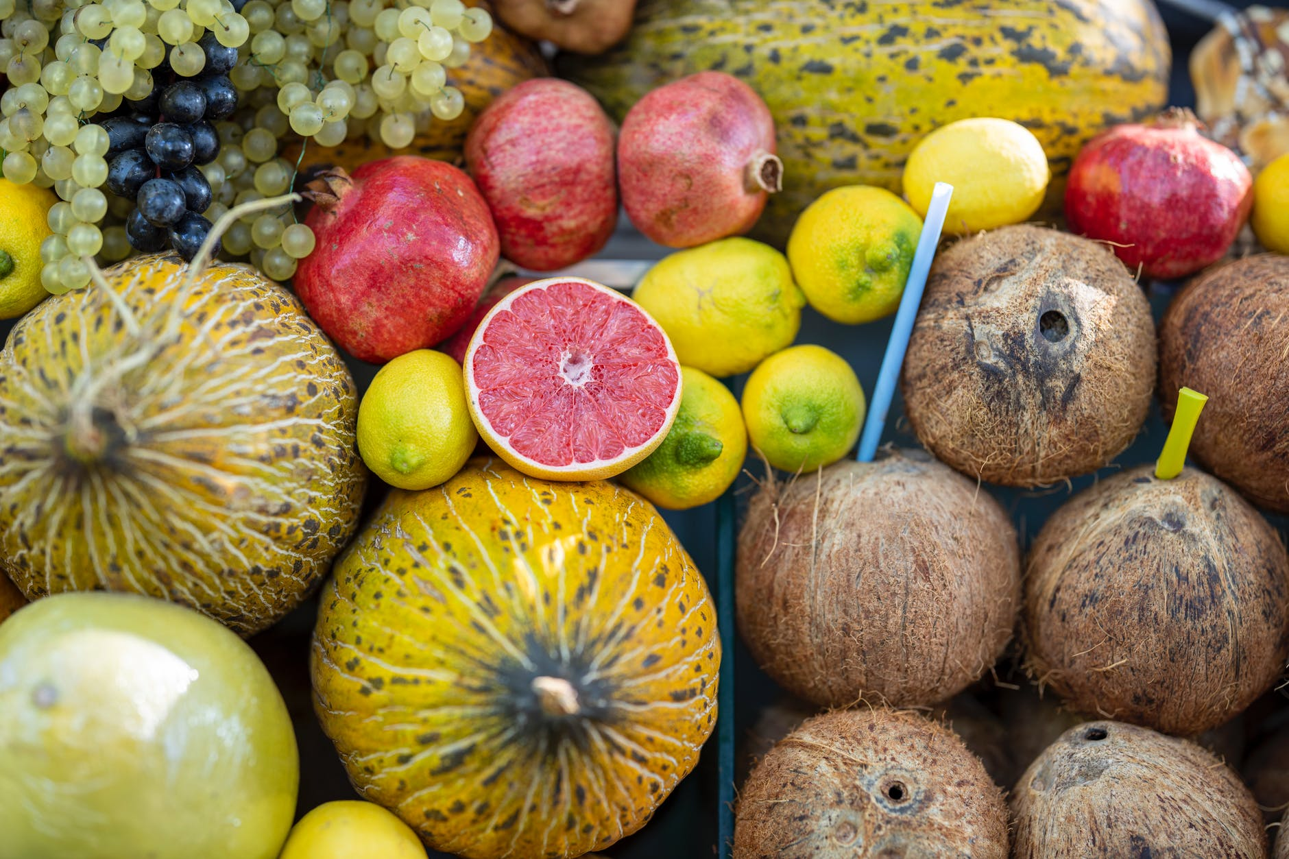 Qual o nome da fruta que tem sete letras, mas tirando cinco fica