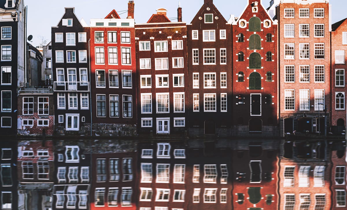 conjunto de casas estilo holandesa