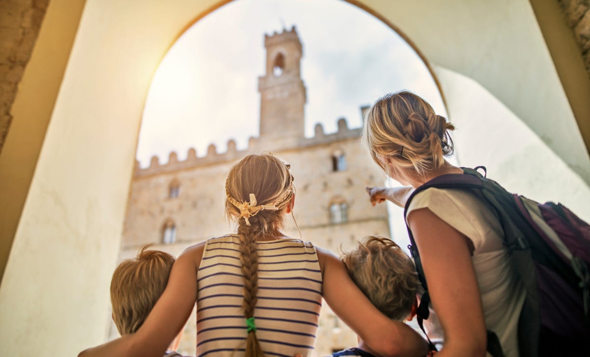 Família viaja junta depois de curso de húngaro online.