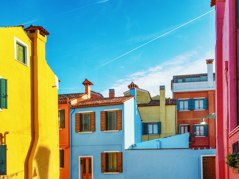 Casas de diversas cores