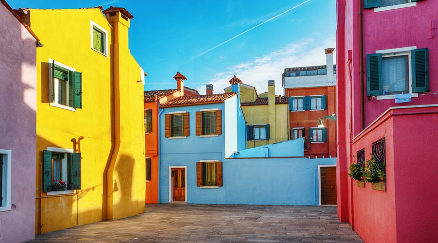 Casas de diversas cores