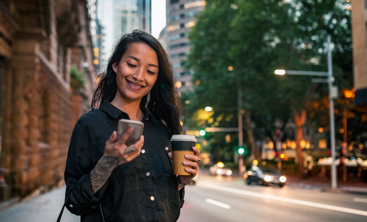 Jovem tem aulas particulares de inglês no Berlitz