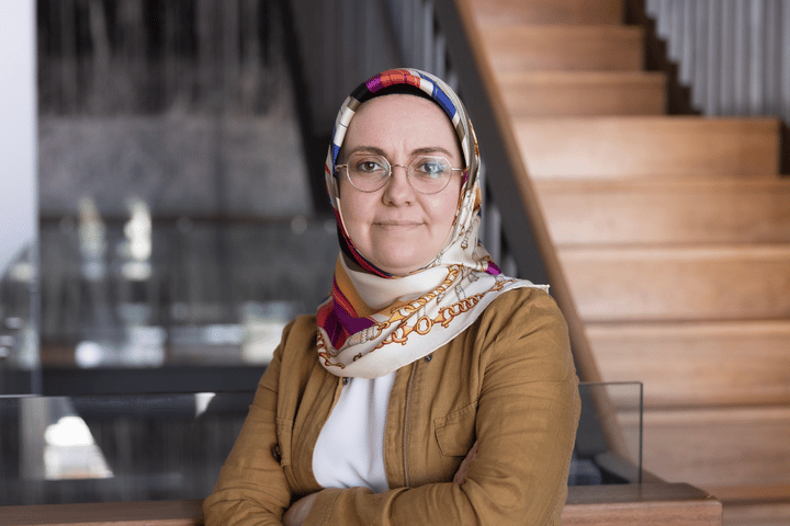 Dr Seyhan Yazar
