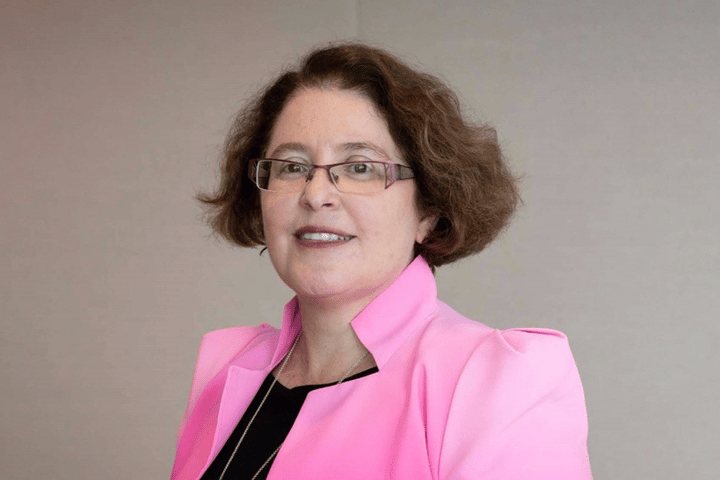 Professor Lisa Horvath