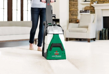 Big Green Machine Carpet Cleaner Deep Cleaning Dirty Carpets. 