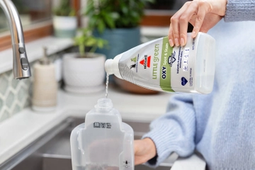 Filling clean tank with Little Green Formula