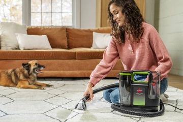 Using Little Green Pet Max with Smartmix to clean stain on area rug