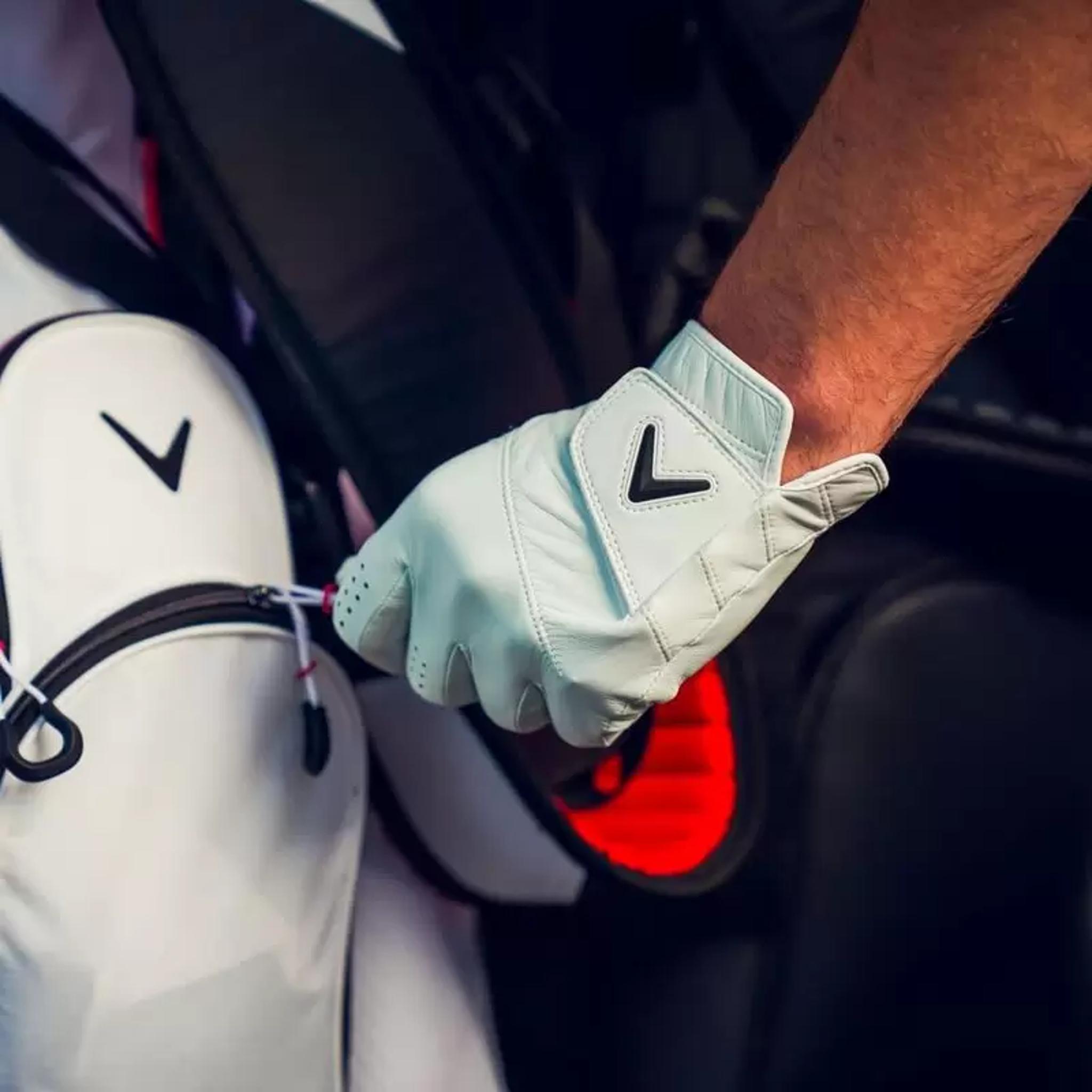 View: Golf Gloves