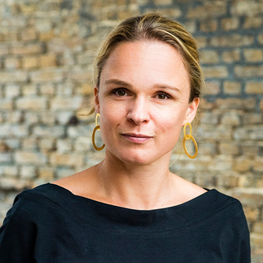 Headshot of Inge Wetzer