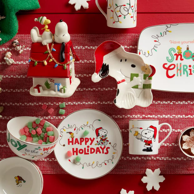 Vintage Lenox Snoopy Peanuts, Charlie Brown, Christmas Canapé Plate Vintage Lenox Snoopy Peanuts, Charlie Brown, Christmas Canapé Plate