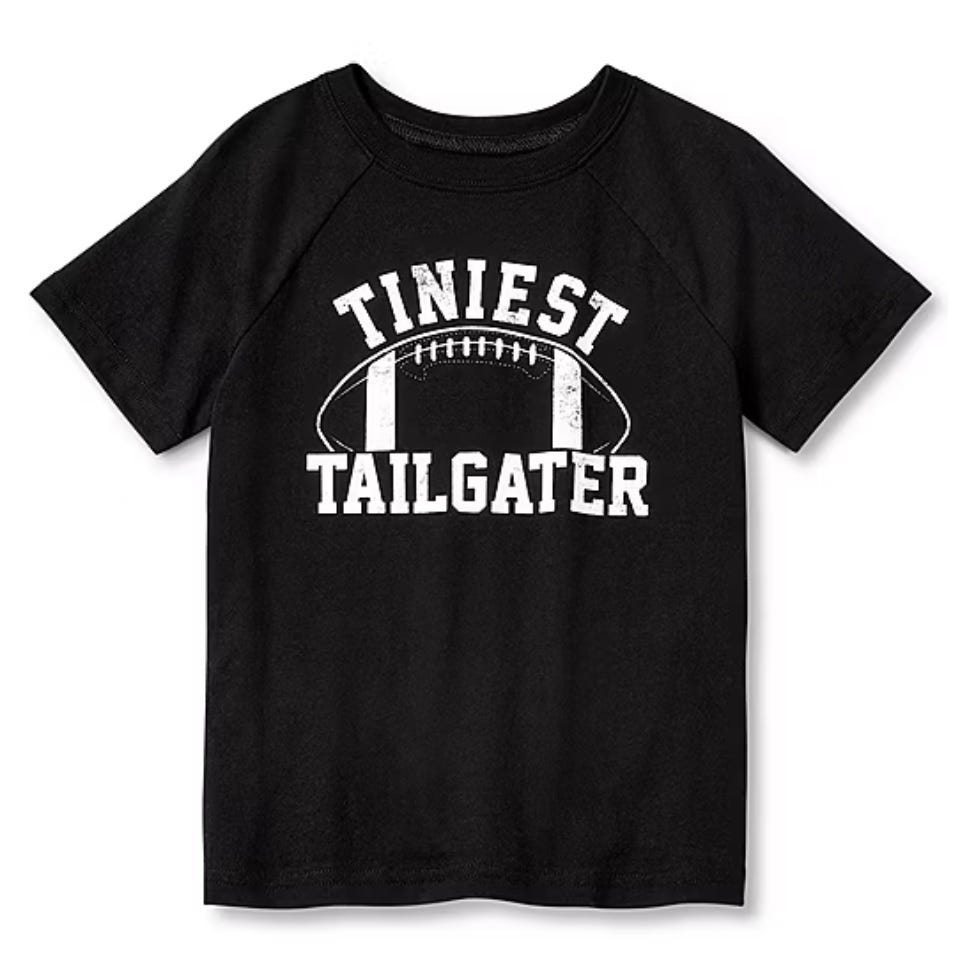 Black T-shirt with the text \“TINISET TAILGATER\“ and a graphic of a football.