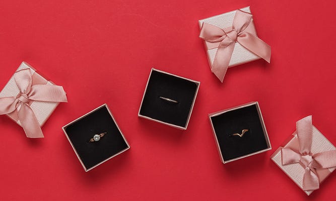 online jewelry in gift boxes