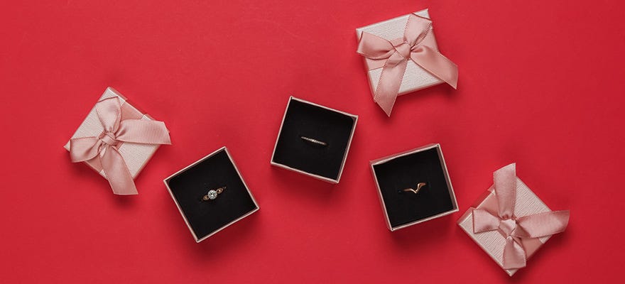 online jewelry in gift boxes