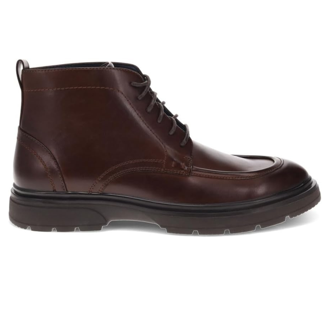 Dockers Men's Tollcross Boots feature a brown leather upper with a classic lace-up design, a durable rubber sole, and a round toe, offering a stylish and sturdy option for casual wear.