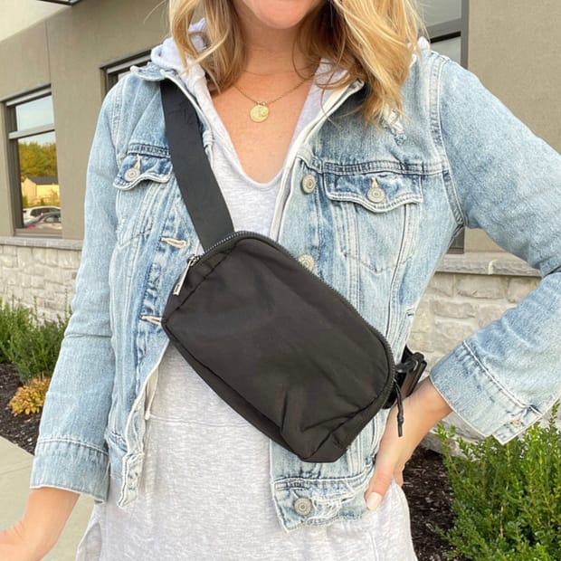 Waist Stack Crossbody Waist Pack $4 at Brad's Deals