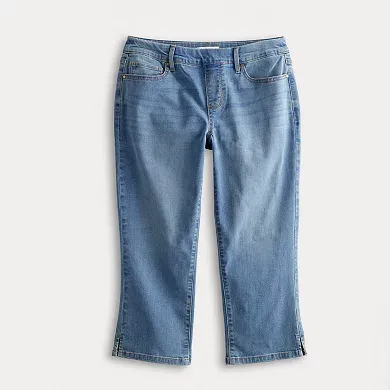Light blue denim capris by Croft & Barrow with a classic five-pocket design and a slightly tapered leg cut.