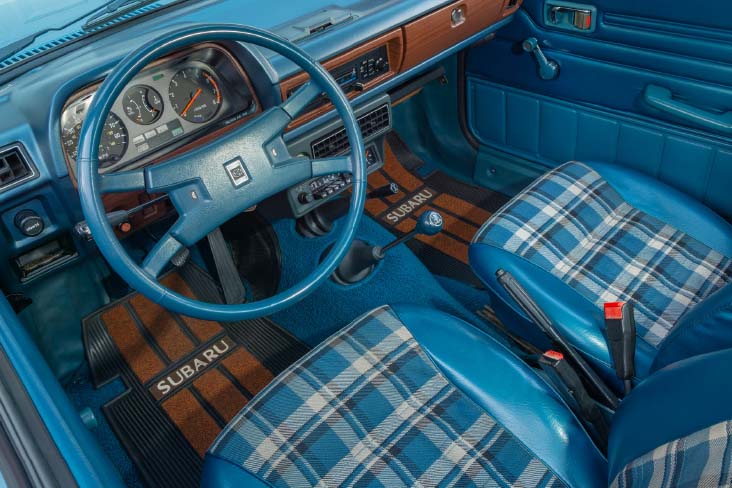 '80s Subaru BRAT interior,woodgrain dash applique and tartan seating surface