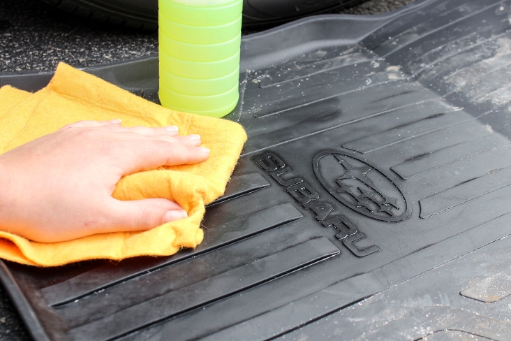 Cleaning mats of 2019 3-row Subaru Ascent