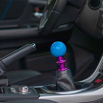 2016 WRX STI Series.HyperBlue gear shift