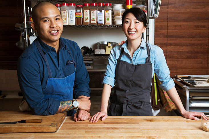 Flores and Kwon worked together at Oriole, a high-end New American cuisine restaurant in Chicago, before they left to pursue new projects together.