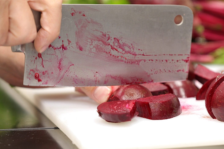 Cutting Color Lab Beets