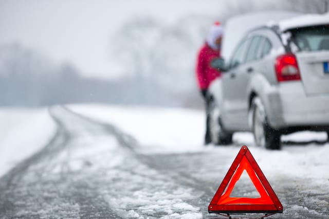 Hero image illustrating dangerous driver conditions in winter Hero image illustrating dangerous driver conditions in winter