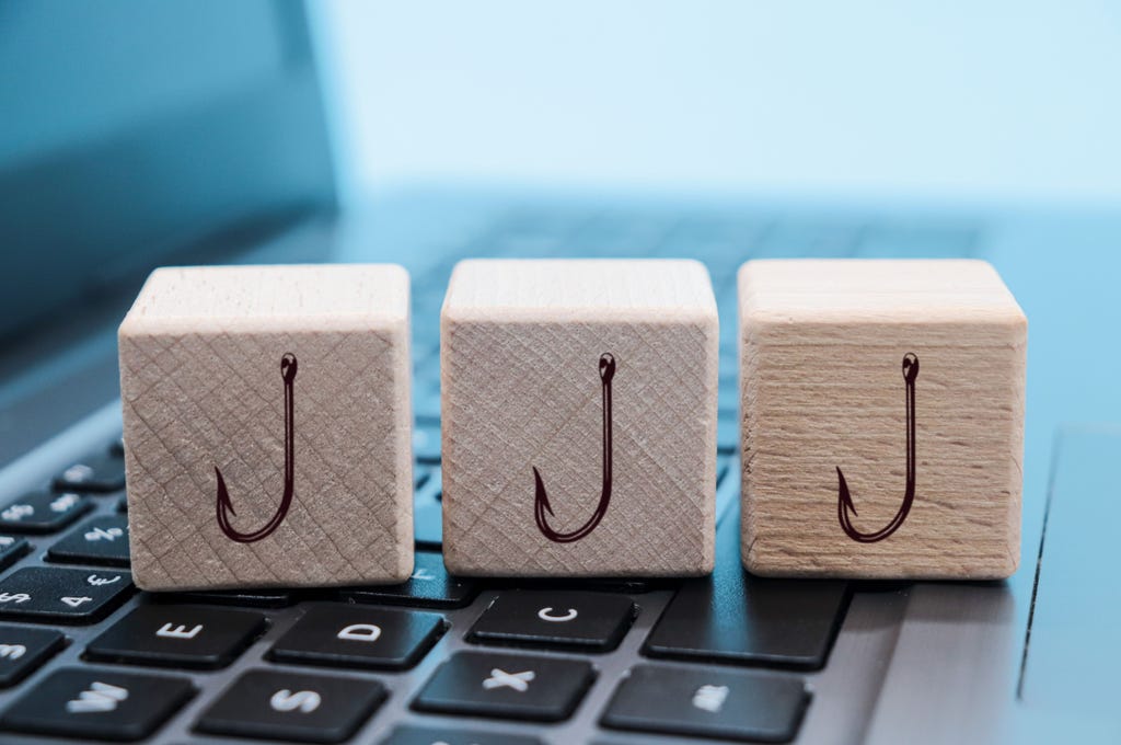 Tax-time smishing campaign targets Indian account holders Tax-time smishing campaign targets Indian account holders